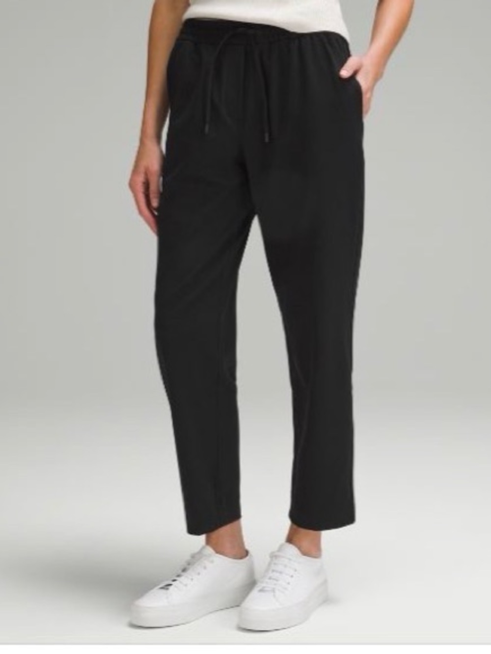 Lululemon Black Tapered Leg Mid Rise Pant Luxtreme 7/8 Length *Tall